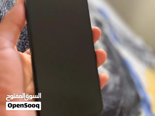 آيفون 11برو ماكس 256قيقا بطارية 100 مغيره   جهاز تبارك الرحمن شاشة مغيره