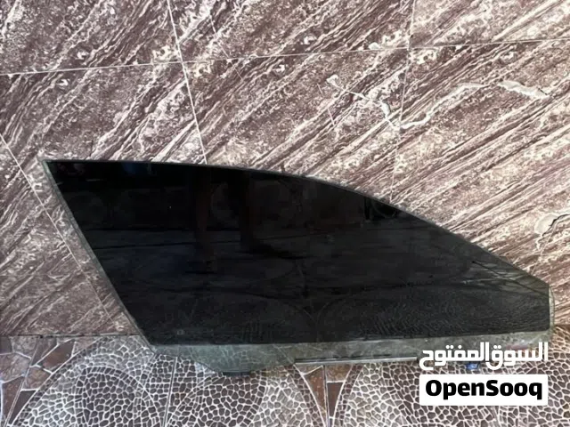 زجاج لكزس is 2021 جانبي وكاله
