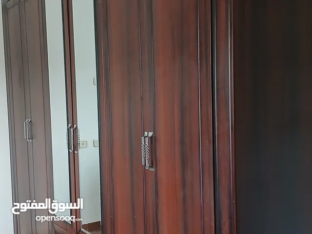 دار نوم صينيه دارجه اولى 8قطع في حالة ممتازة