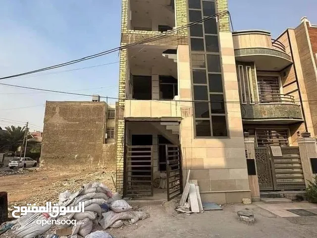105 m2 More than 6 bedrooms Townhouse for Sale in Baghdad Saidiya
