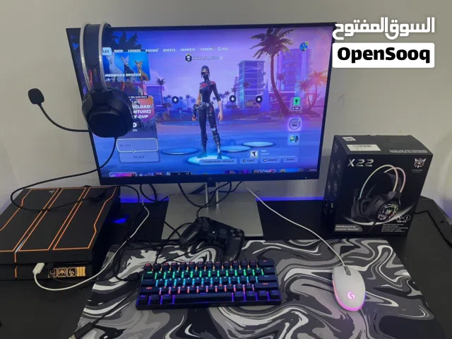 سوني 4 مع الاغراض الي قدامك كلها - شاشه - ماوس و كيبورد - سماعات - ماوس باد كل شي استخدام اقل عن شهر