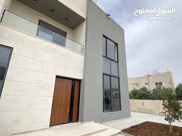 290 m2 4 Bedrooms Villa for Sale in Irbid Petra Street