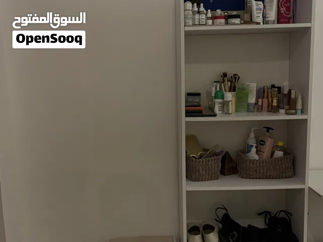 مكتبة تخزين متعددة الرفوف (لون أبيض)