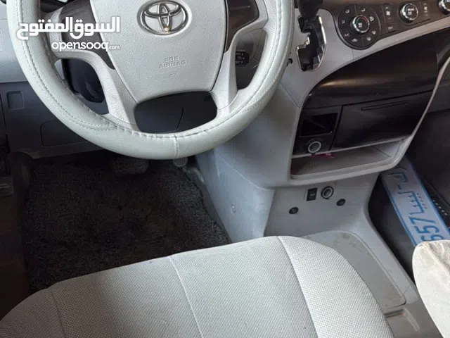 Used Toyota Sienna in Benghazi