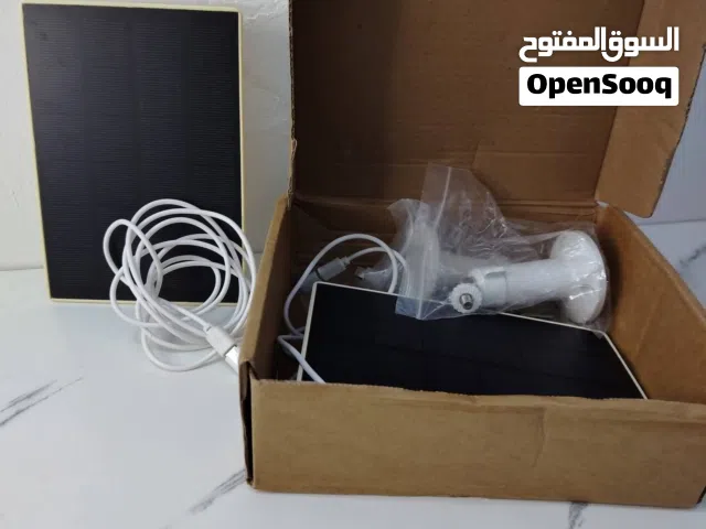 هذا المنتج هو لوح شحن شمسي يُستخدم عادةً لتشغيل كاميرات المراقبة الأمنية اللاسلكية.