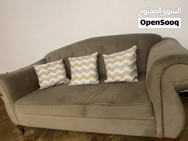 صالون للبيع