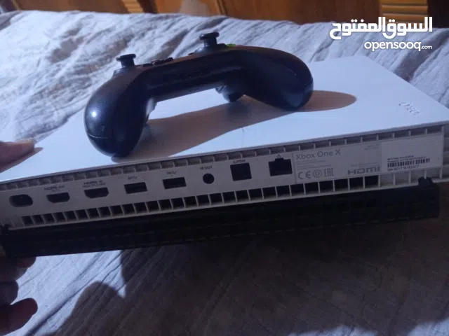 Xbox One X 1TB – بحالة ممتازة