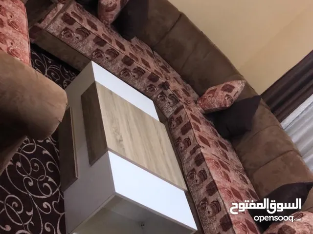 طقم كنب وبرادي وسجادة وموكيت