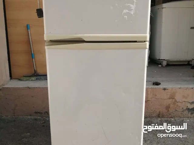ثلاجه بحاله ممتازه شارب فقط صنوق الخضار غير متوفر