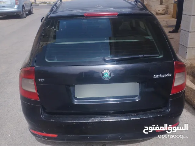 سكودا اكتافيا 2012 ماتور 1600للبيع كاش