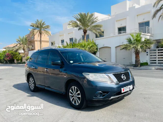 Nissan Pathfinder 2015 model Single owner full insurance for sale...