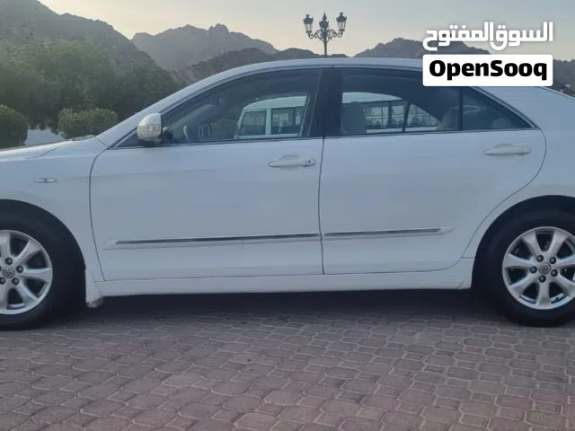 تويوتا كامري للبيع مطلوب 1500 قابل لتفاوض ف حدود المعقول