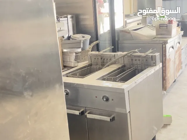 للبيع – أدوات مطعم كاملة شبه جديدة   فرصة ذهبية لأصحاب المشاريع أو المقبلين على فتح مطعم!