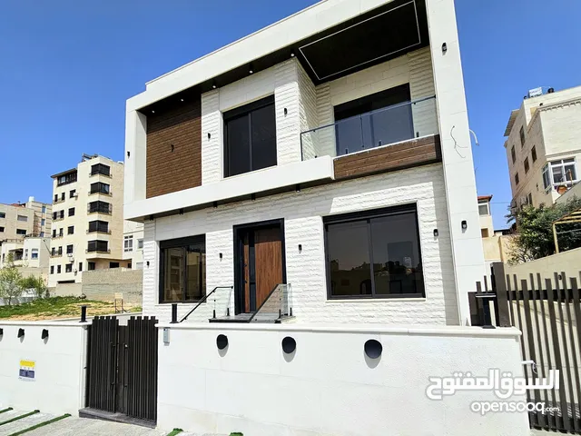 580m2 More than 6 bedrooms Villa for Sale in Amman Rajm Amesh