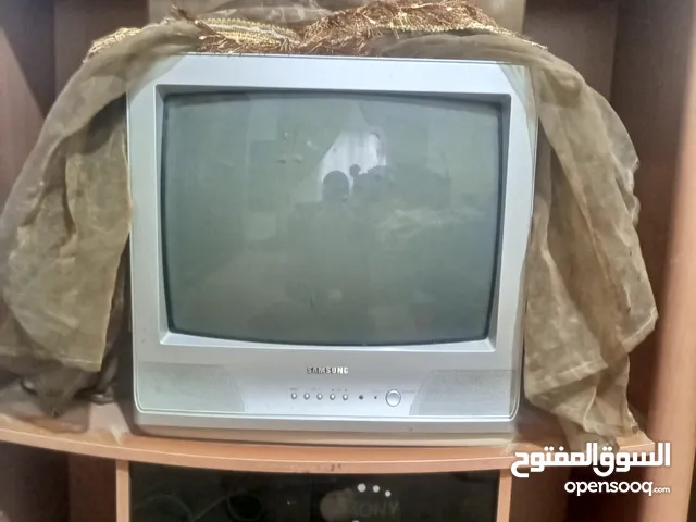 تلفزيون سامسونج وطاولة ماليزي