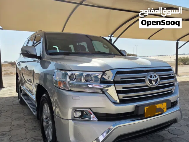 تويوتا لاندكروزر VXE 2016وارد بهوان المستخدم الأول