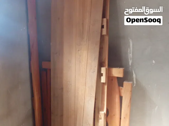سرير فردي و مرايا