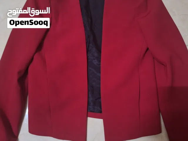 جاكيت بليزر ستاتي براند Mango أصلي - لون أحمر مميز - بحالة ممتازة لعمر 16 سنه