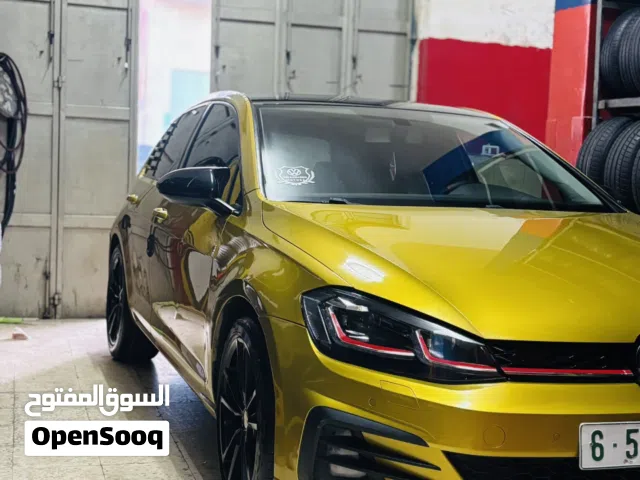 للبيع جولف TSI 2019 تعديل GTI فل اضافات لون ذهبي مميز السيارة سحب شركة المتحده