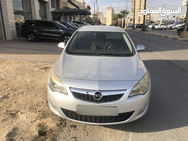 اوبل استرا 2011