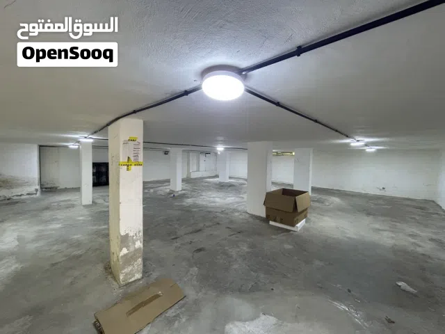 تسوية للإيجار / طابق ارضي تصلح لمستودع، بمساحة 260 متر مربع مزودة بحمام