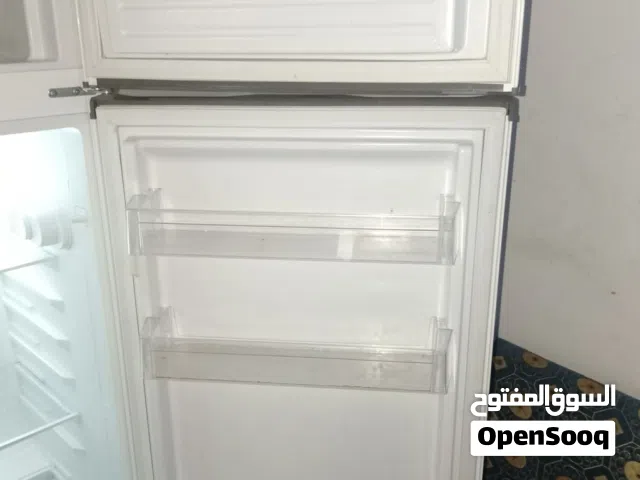 تلاجه VESTEL للبيع استعمال بسيط جدا لايوجد بها اى عيوب تتميز هذه الماركه بتقنيات مثل التبريد البخار