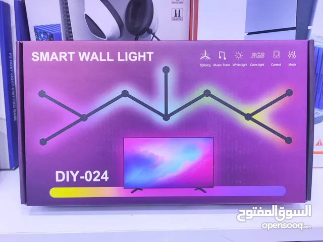 اضاءة RGB تفاعليه بشكل احترافي حول غرفتك إلى عالم من النشرات الاحترافيه