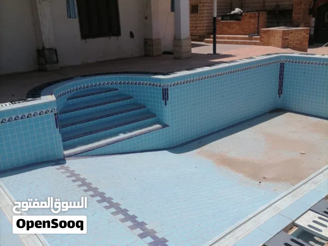 فيلا للبيع بجمعية الطلائع امام المركز الطبى العالمى ناصيه مساحة الارض 1380م ومبانى الفيلا على مساح