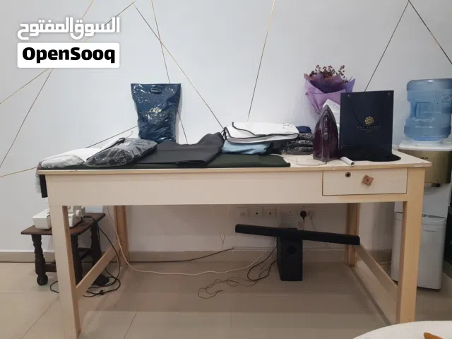 طاولة قص جديدة للخياطة
