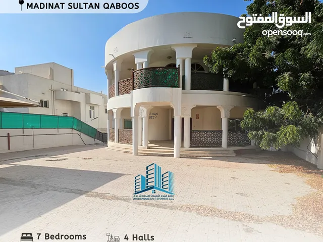 450 m2 More than 6 bedrooms Villa for Rent in Muscat Madinat As Sultan Qaboos
