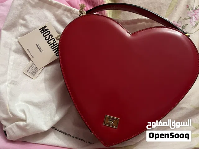شنطة موسكينو كلاسيكية أصلية نادرة جداً على شكل قلب (Vintage Moschino Borsa Cuore) - بالتاغ الأصلي