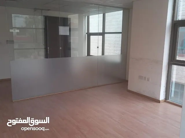 مكتب تجاري فاخر جدا في شارع الملك عبدالله قرب دوار الشعب : الرقم المرجعي 2470