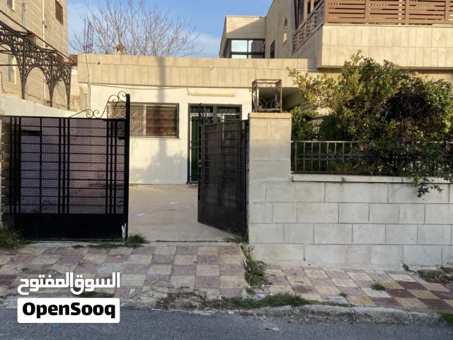 مخزن للإيجار