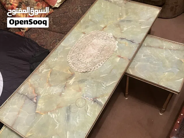 طاولة غرفة جلوس اسباني مع 4 طاولات جانبية صغيرة