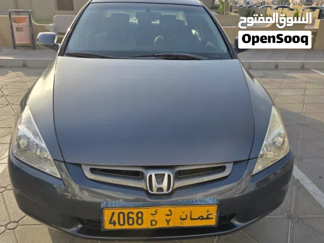 2005 هوندا اكورد Standard
