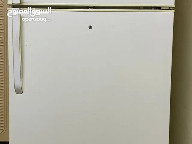 ثلاجة للبيع