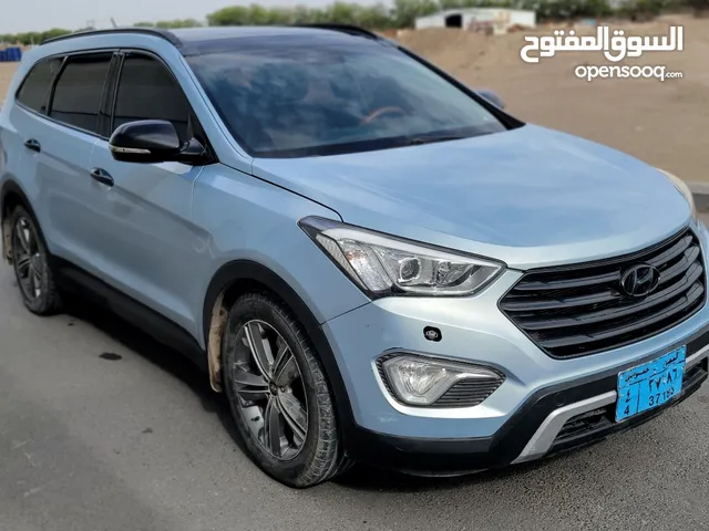 Used Hyundai Grand Santa Fe in Al Hudaydah