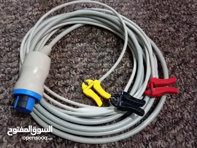 اكسسوارات كوابل اجهزه طبية ولمبات بأسعار حرق جميع المعروض جديد والاسعار عند الاتصال ورح تكون راضي