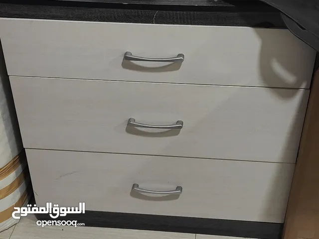 chest drawer for clothes n 2 side bed tables