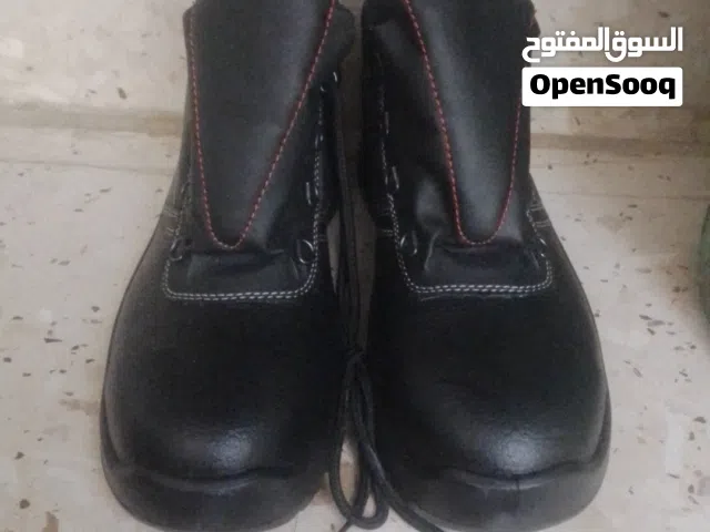 يوجد سيفتي عدد 2 نمره 41 و 45
