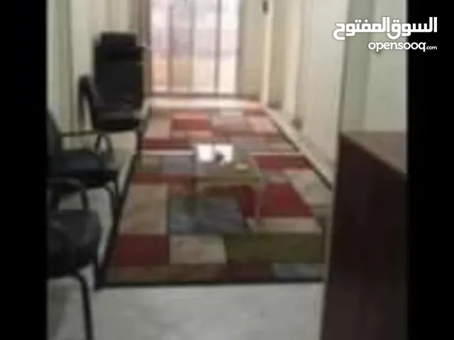 شقه بوسط البلد بشارع بورسعيد العمومي تجاري او سكني