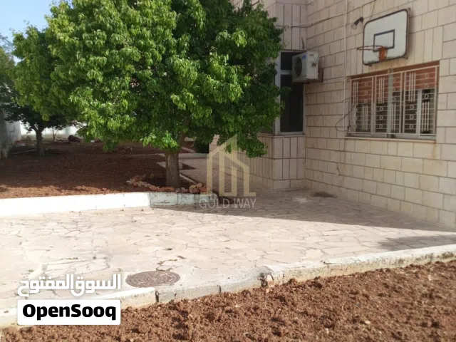في أجمل مناطق تلاع العلي عمارة شبه فيلا مكونة من ثلاث طوابق بسعر مميز / ref 1329