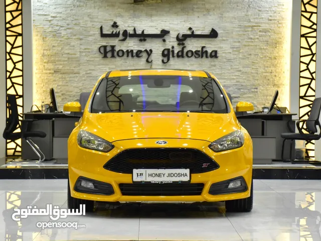 Ford Focus ST ( 2016 Model ) in Yellow Color GCC Specs