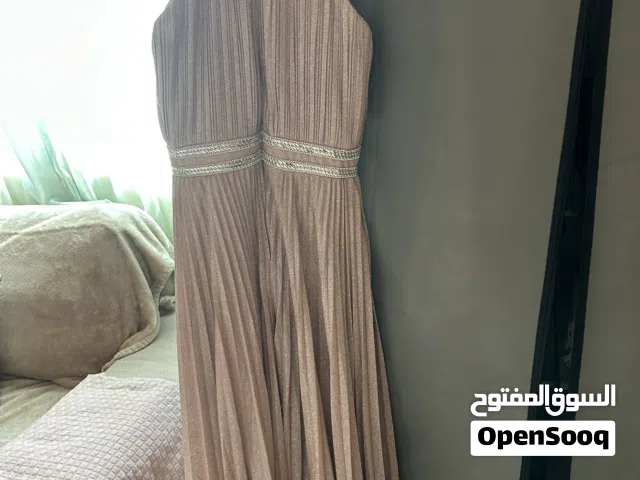 فستان سهرة أو زفاف بلون روز قولد rose gold - السعر قابل للتفاوض بالمعقول
