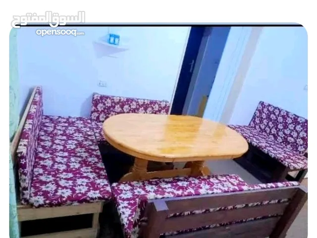 جلسة كاملة طاولة مع اربع كراسي