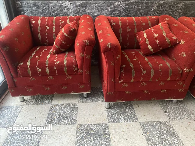 طقمين كنب بحاله ممتازه