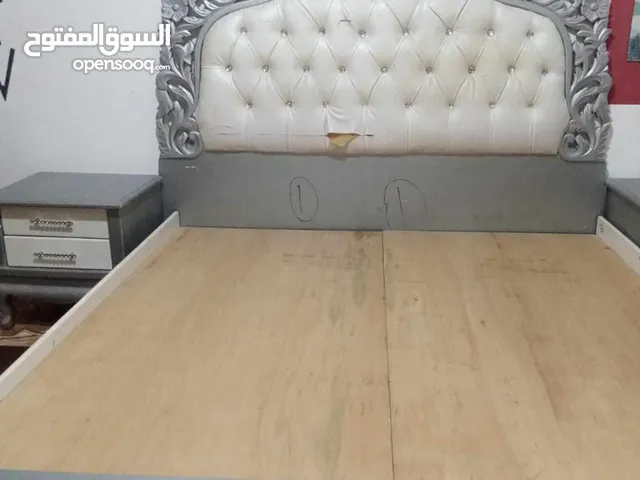 •غرفه نوم للبيع  خشب ثقيل ونظيف   وارد الخليج +خزانه    •اربد النعيمه