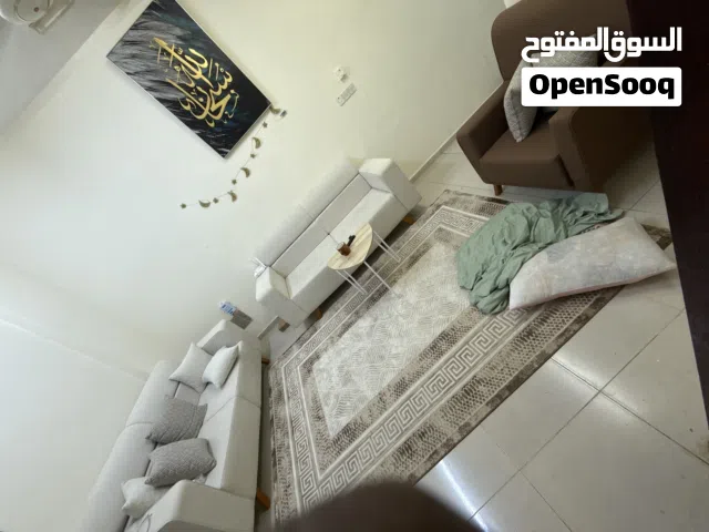 مجلس مكون من ثلاث كنبكان ووتيبل 2 جديد من دانوب هوم مع فرشة ارض هديه من دانوب هوم