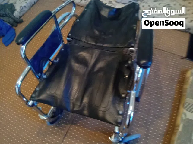 كرسي متحرك للبيع ب حاله الوكاله السعر 50 دينار   الموقع نادي الضباط بجانب العقرباوي مول
