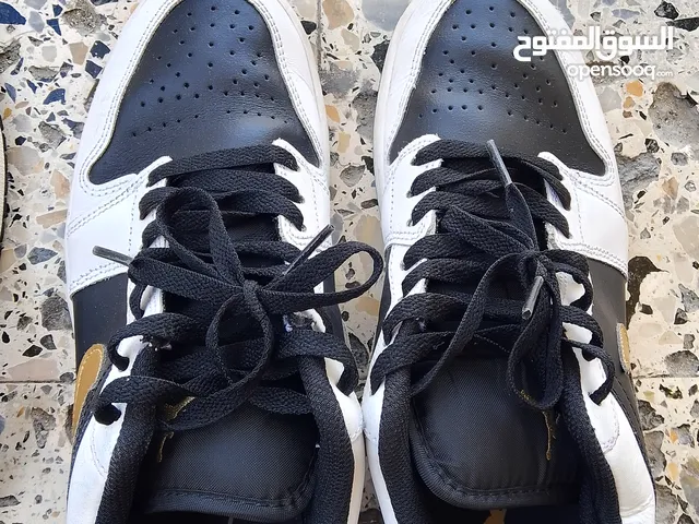 Air Jordan Shoes (2 pair)